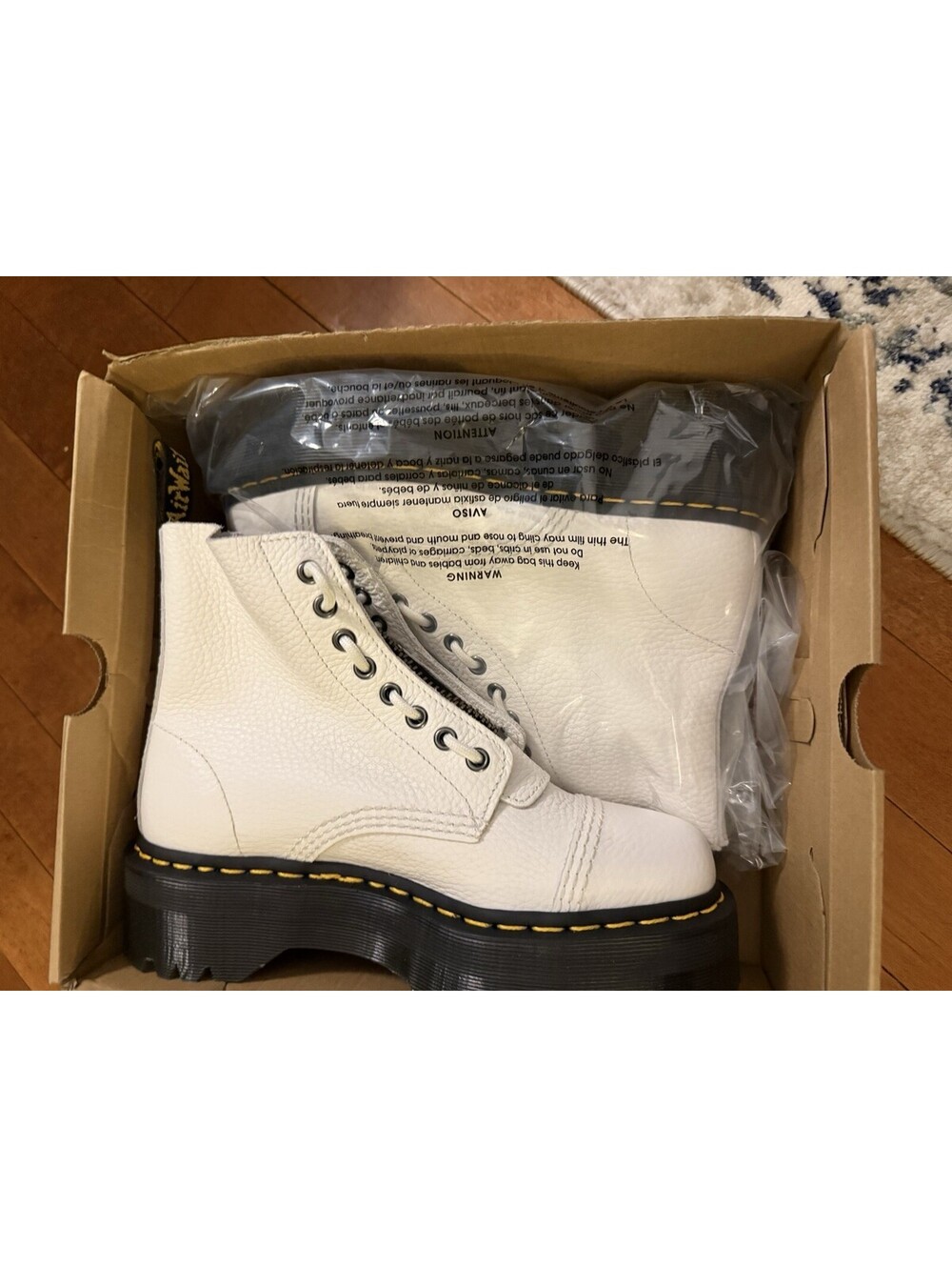 New Dr. Martens Sinclair White Aunt Sally Platform Boots Leather Women Size 8